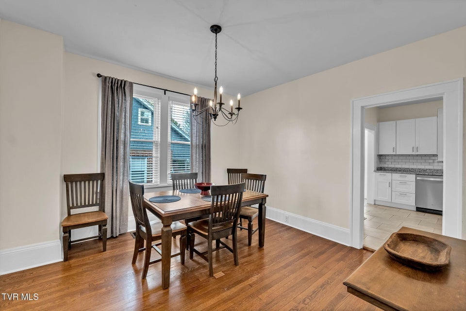 Photo #7: 913 Maryland Avenue