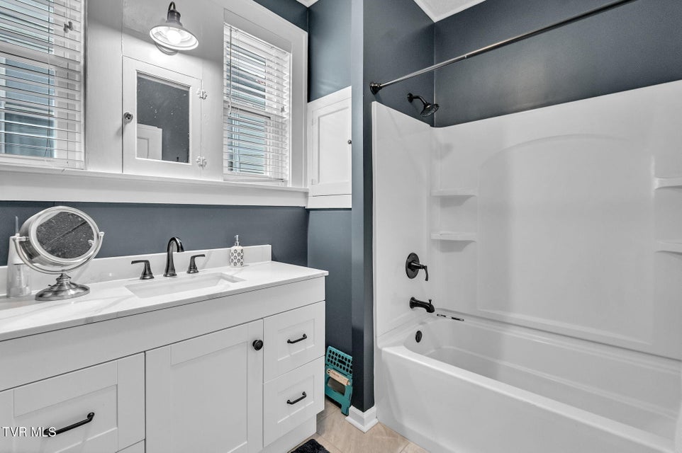 Photo #23: 913 Maryland Avenue