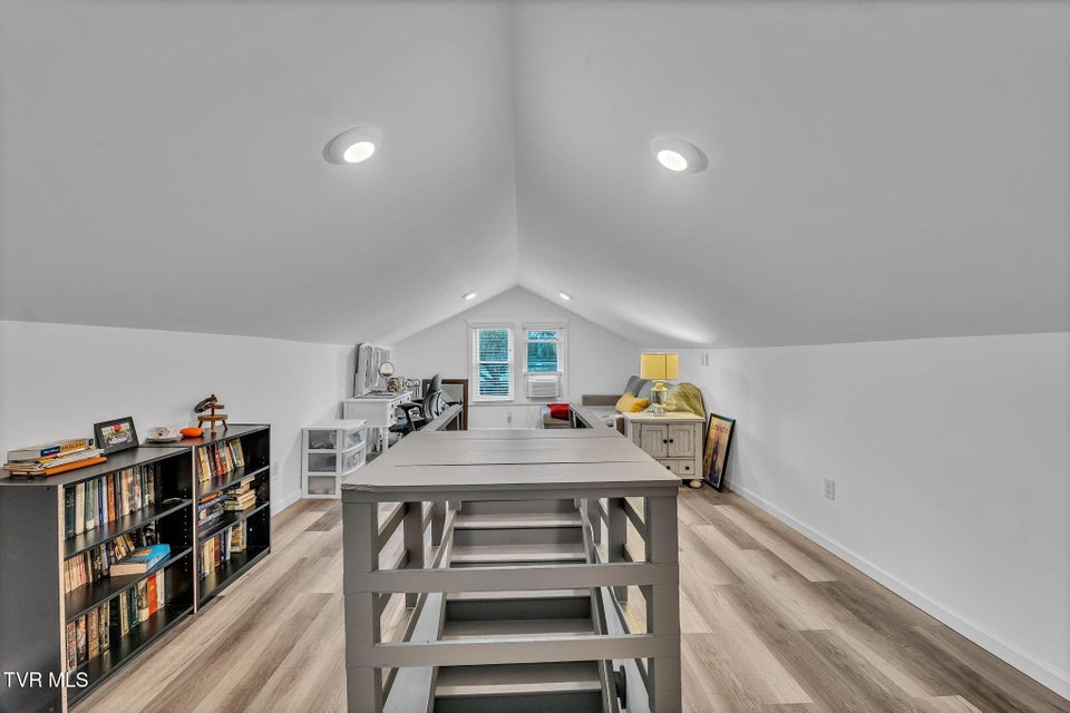 Photo #24: 913 Maryland Avenue