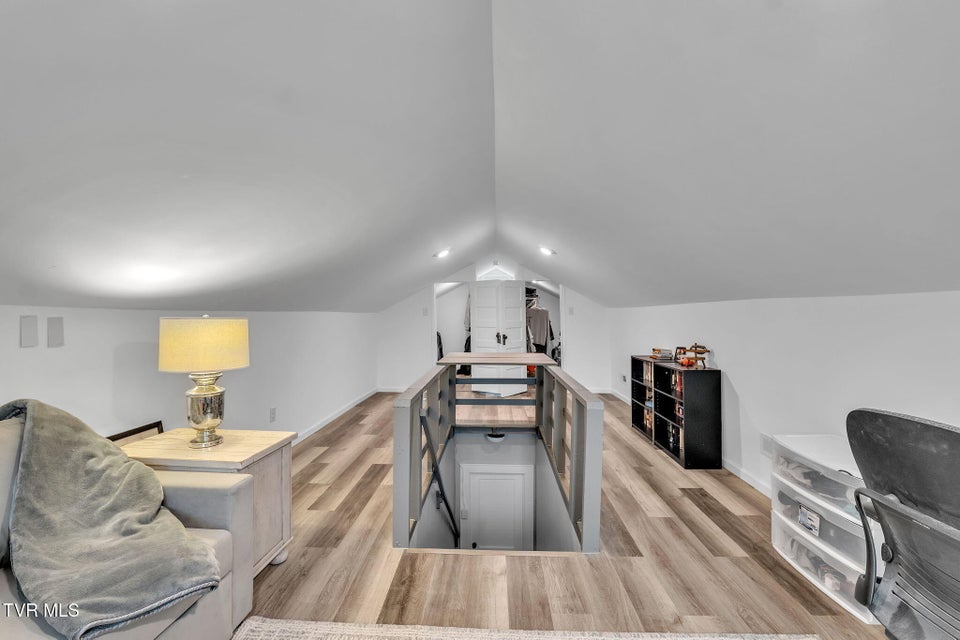 Photo #25: 913 Maryland Avenue