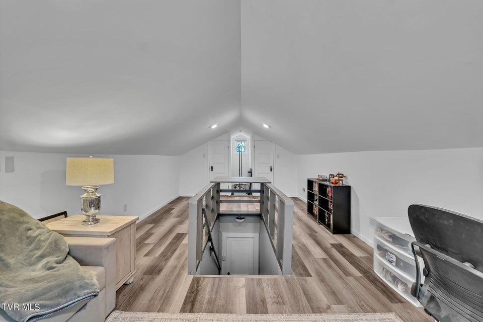 Photo #26: 913 Maryland Avenue