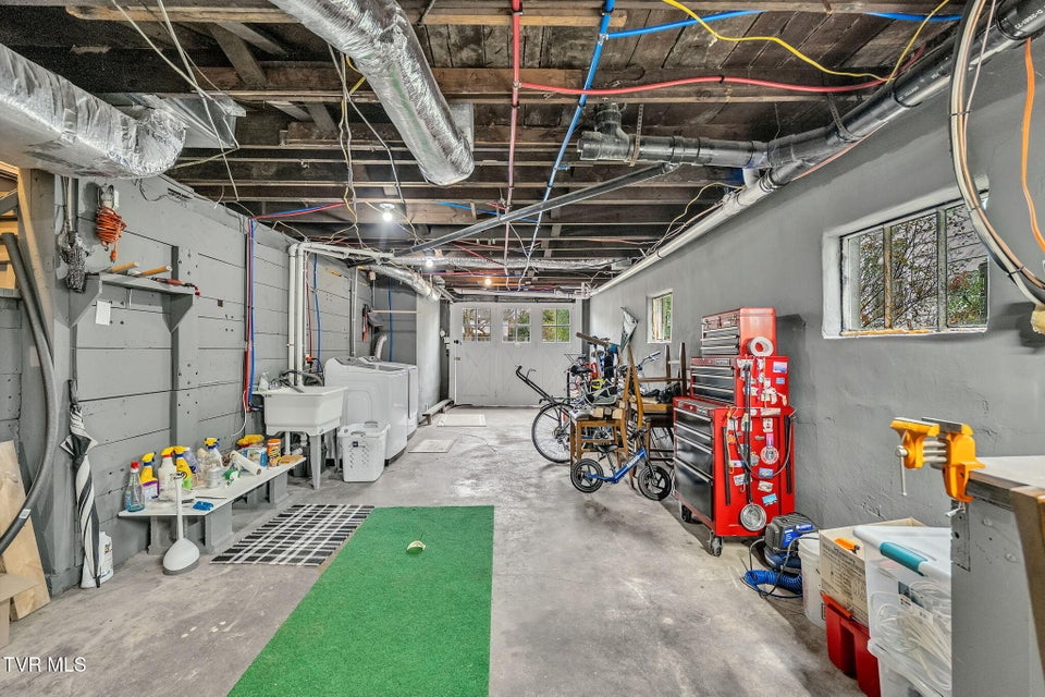 Photo #31: 913 Maryland Avenue