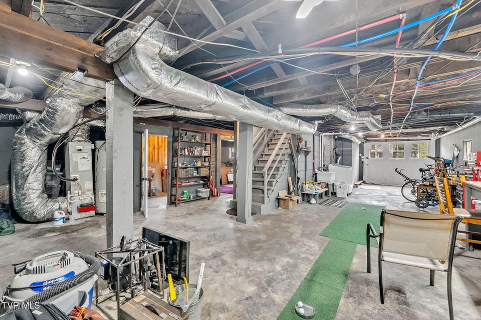 Photo #32: 913 Maryland Avenue