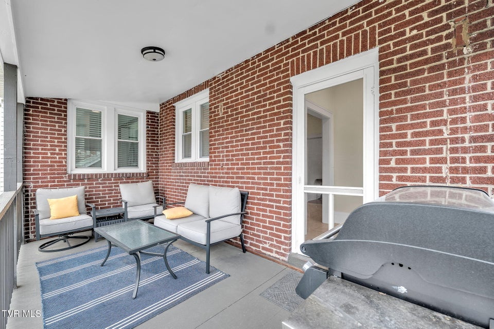 Photo #34: 913 Maryland Avenue