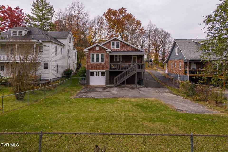 Photo #36: 913 Maryland Avenue