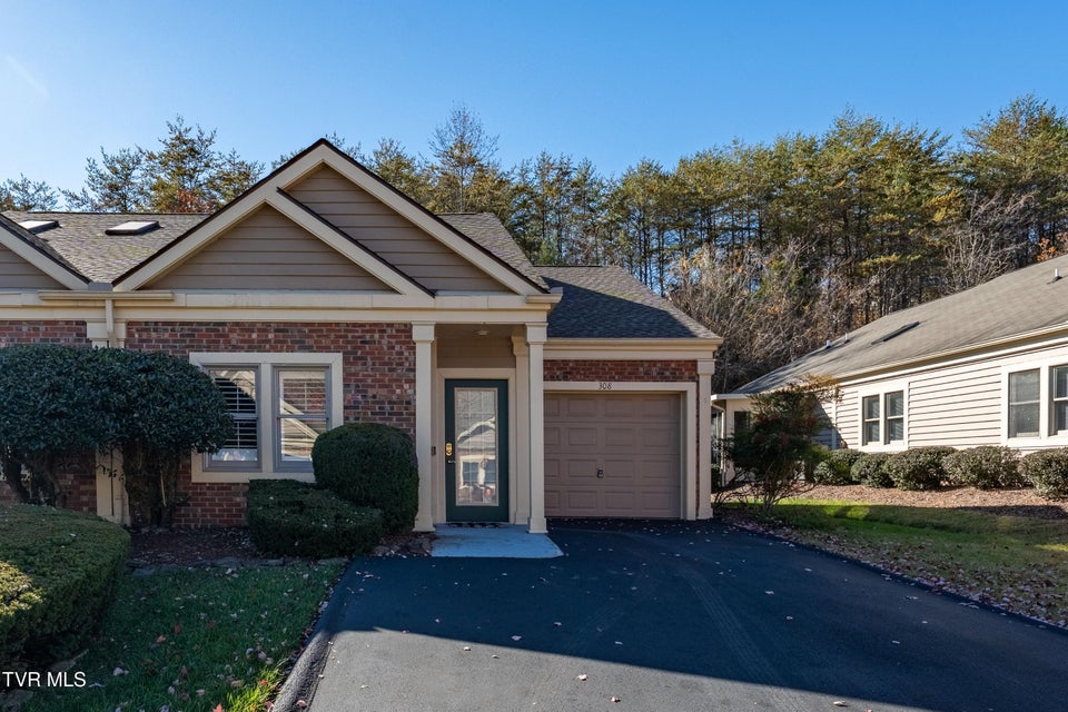 Photo #7: 308 Arbor Terrace