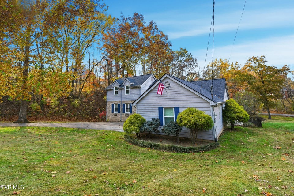 Photo #58: 212 Old Castle Road