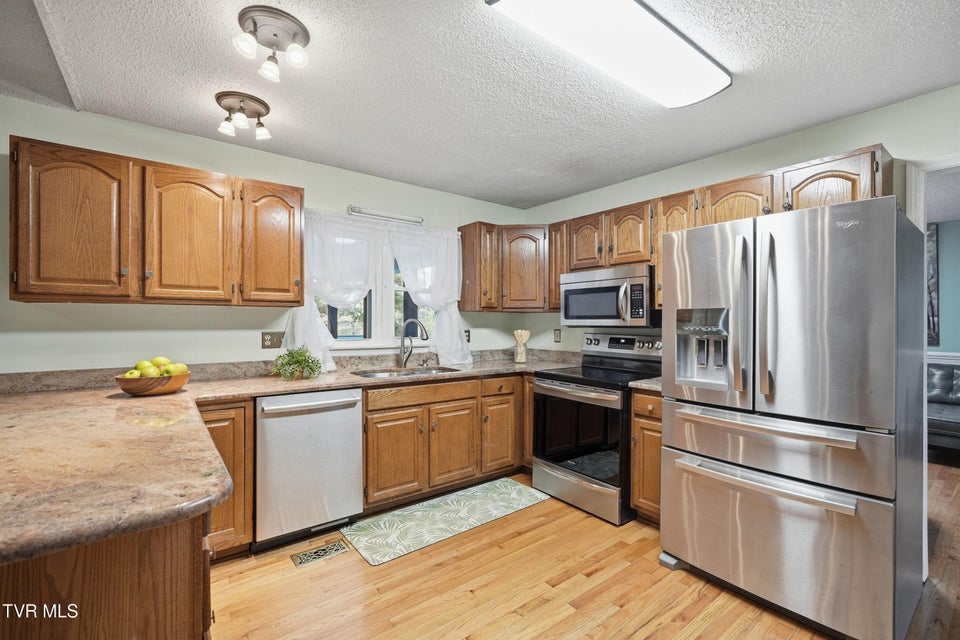 Photo #10: 212 Old Castle Road