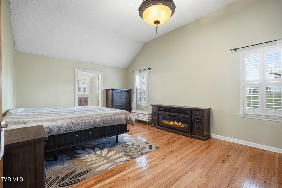 Photo #16: 212 Old Castle Road