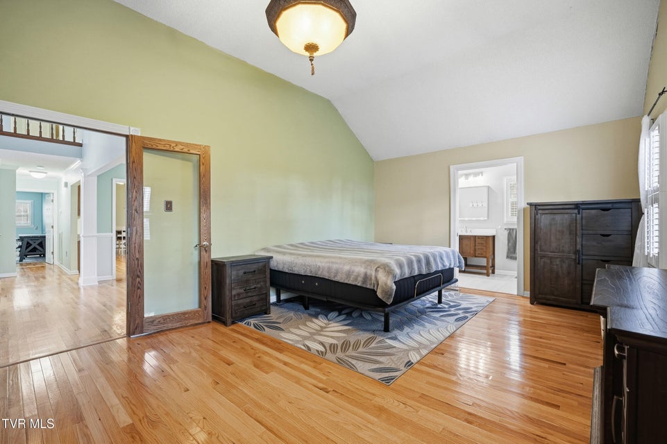 Photo #17: 212 Old Castle Road