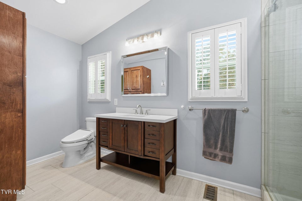 Photo #19: 212 Old Castle Road