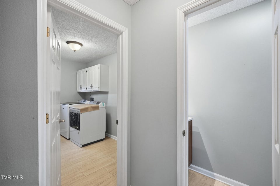 Photo #34: 212 Old Castle Road