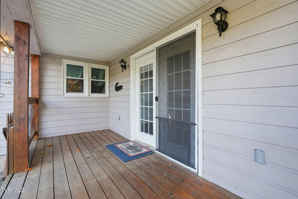 Photo #38: 212 Old Castle Road