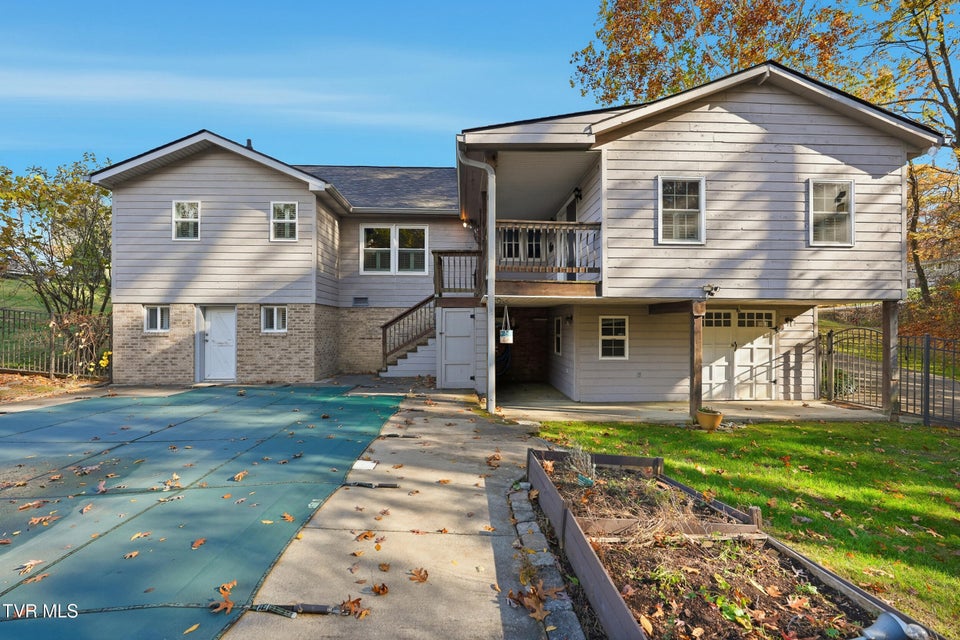 Photo #41: 212 Old Castle Road