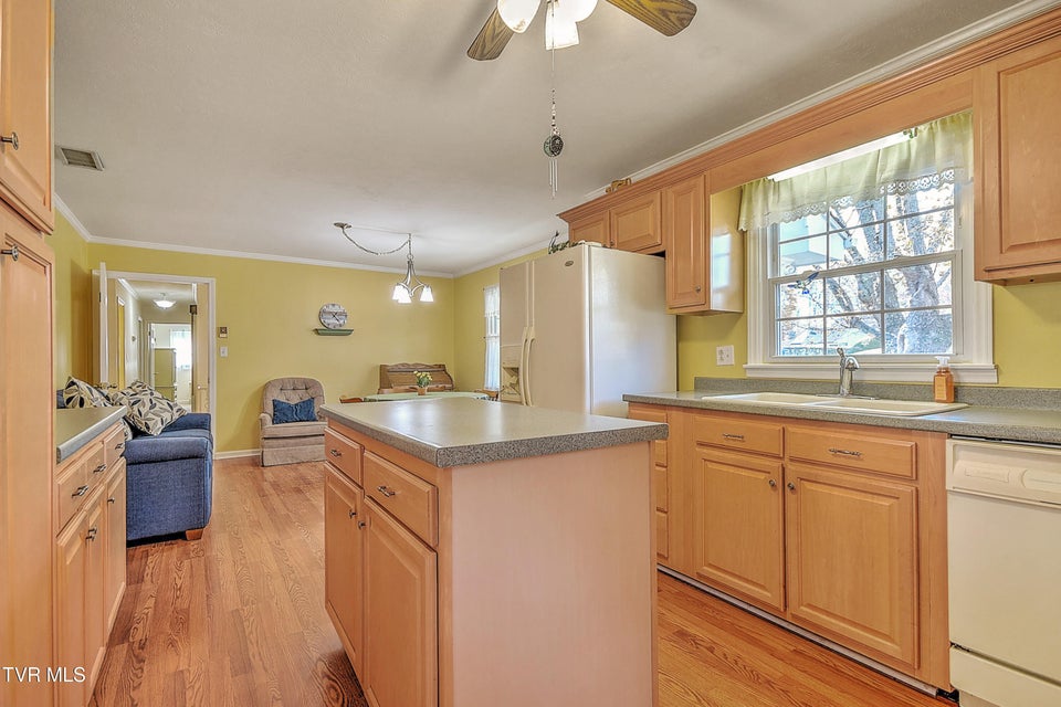 Photo #8: 1900 Northwood Drive