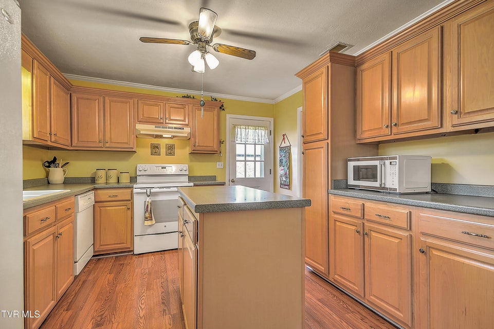 Photo #10: 1900 Northwood Drive