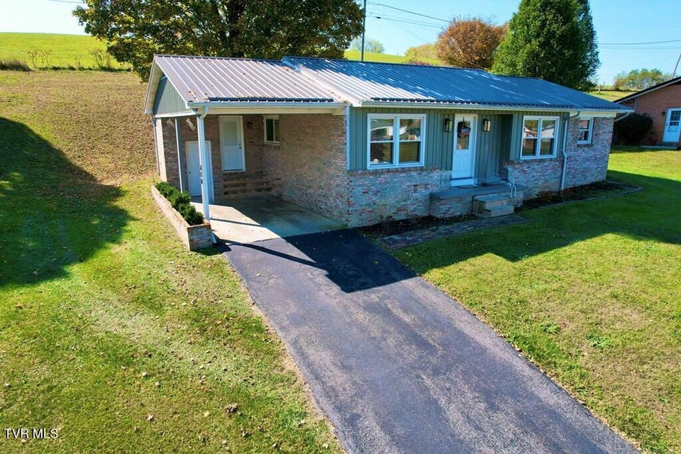 Photo #5: 218 Green Acres Drive