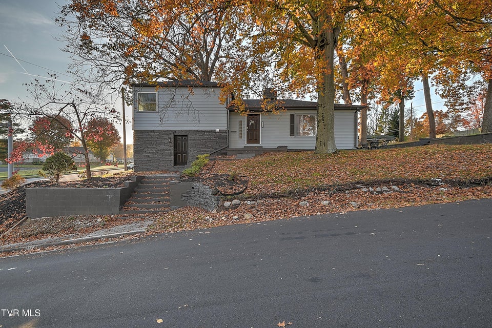 Photo #3: 1389 Ash Street