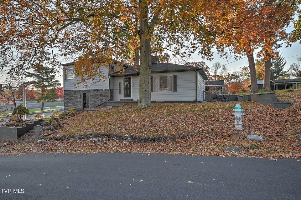 Photo #5: 1389 Ash Street