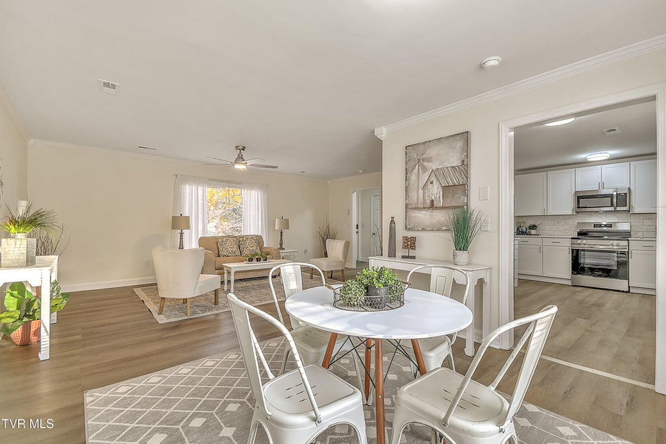 Photo #6: 1389 Ash Street