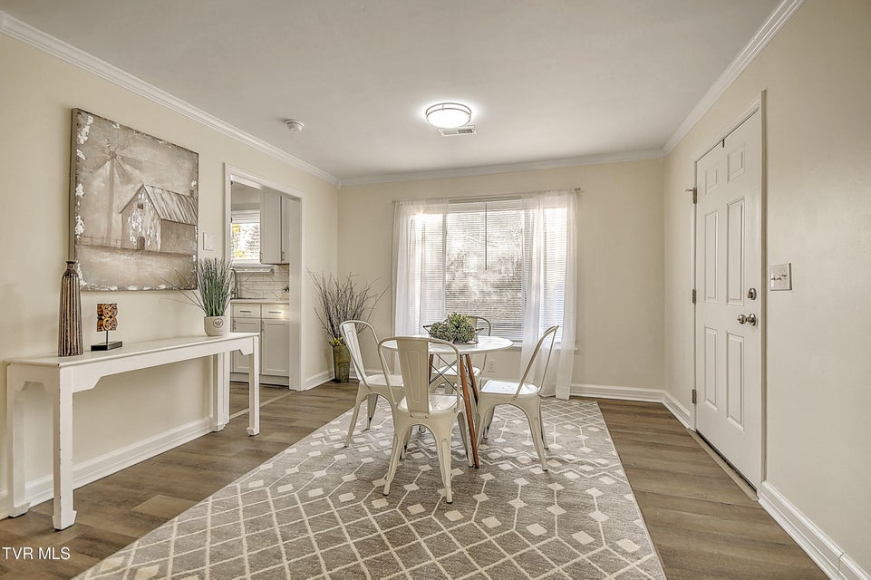 Photo #7: 1389 Ash Street