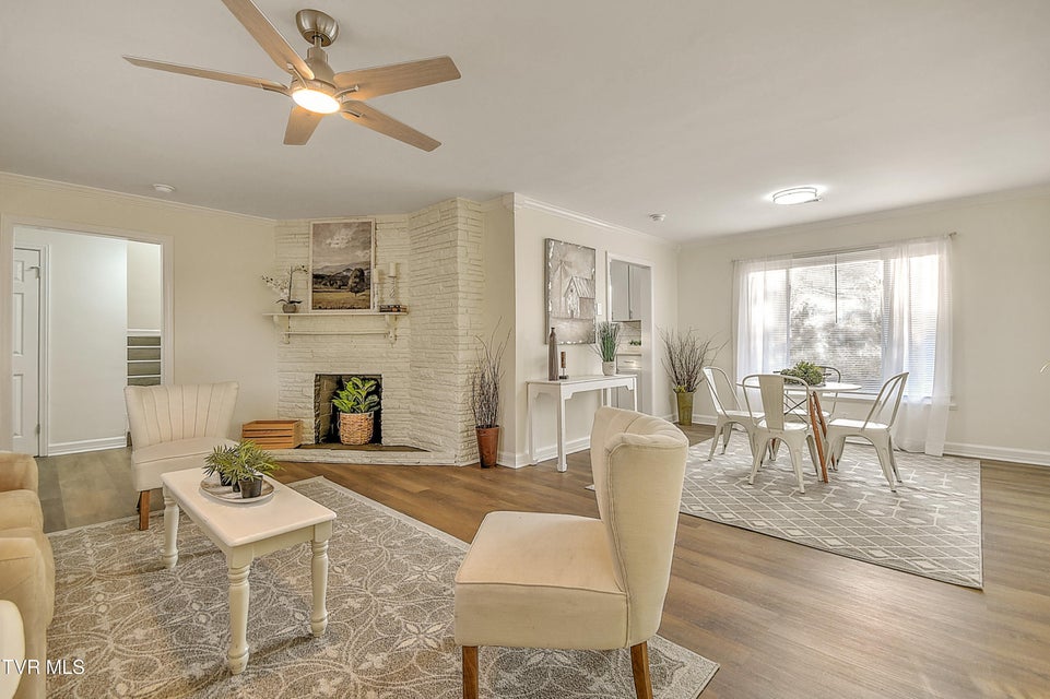 Photo #12: 1389 Ash Street