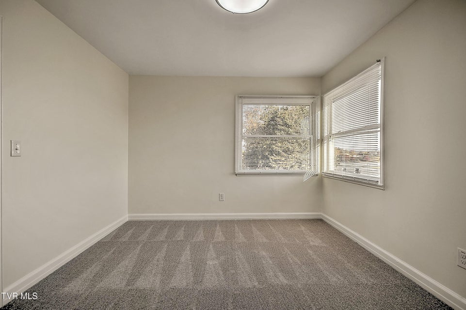 Photo #22: 1389 Ash Street