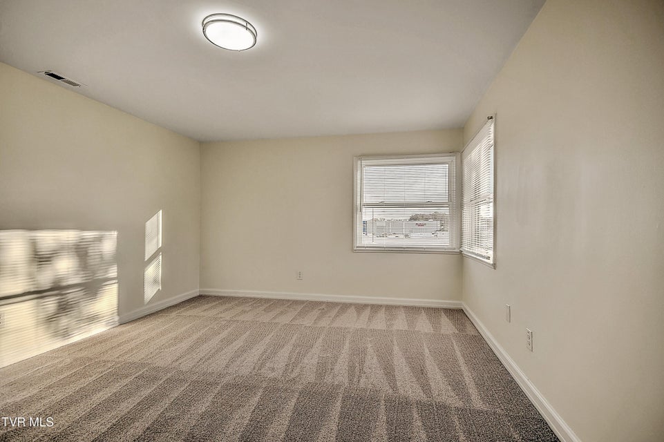 Photo #27: 1389 Ash Street