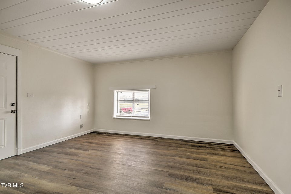 Photo #28: 1389 Ash Street