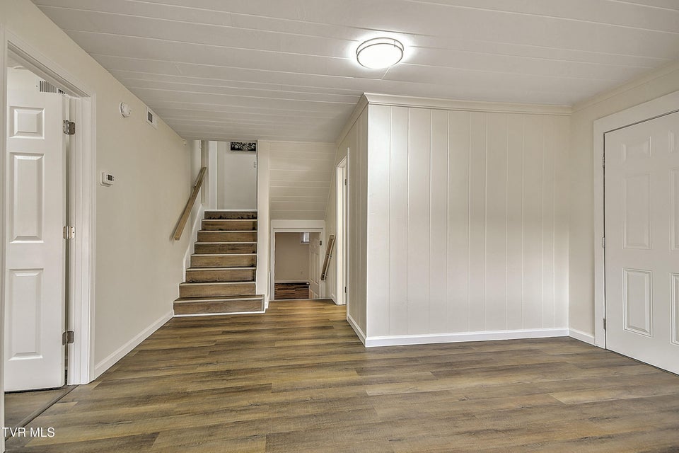 Photo #29: 1389 Ash Street