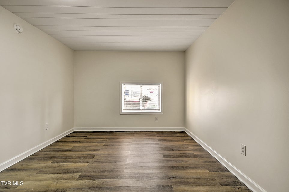 Photo #32: 1389 Ash Street