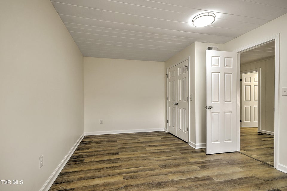 Photo #33: 1389 Ash Street