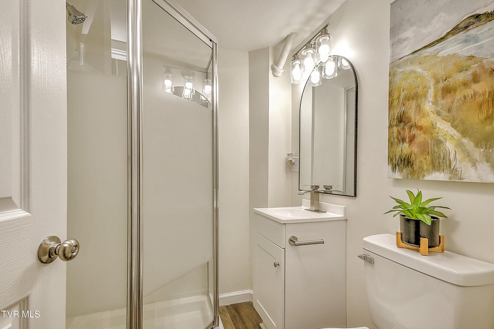 Photo #34: 1389 Ash Street