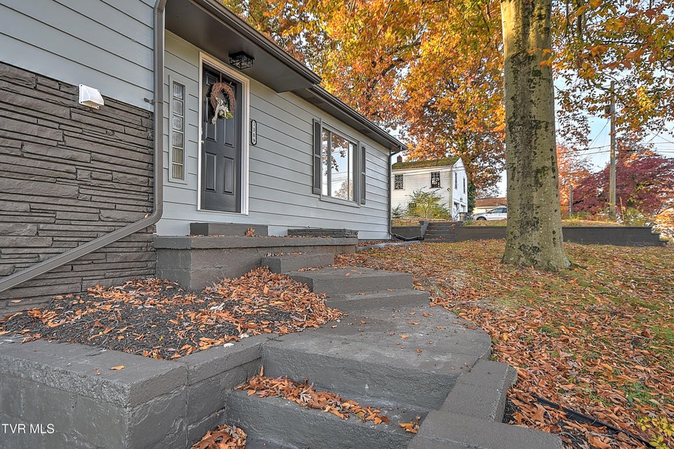 Photo #4: 1389 Ash Street