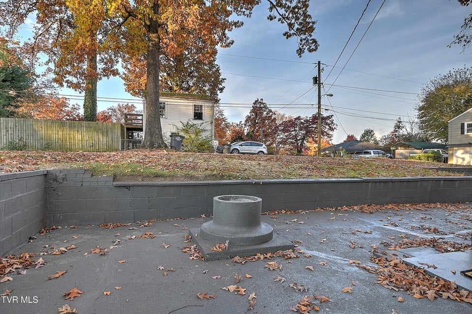 Photo #45: 1389 Ash Street