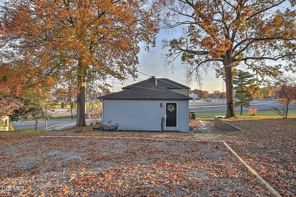 Photo #49: 1389 Ash Street