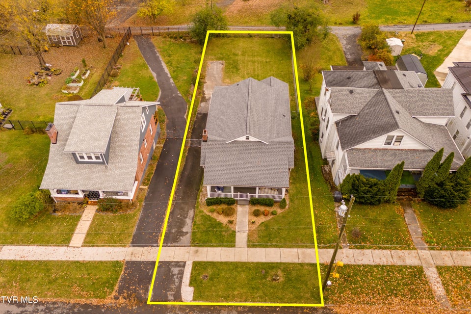 Photo #41: 913 Maryland Avenue