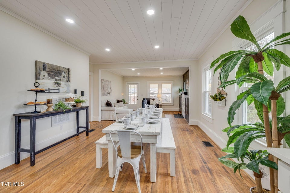 Photo #9: 610 Myrtle Avenue