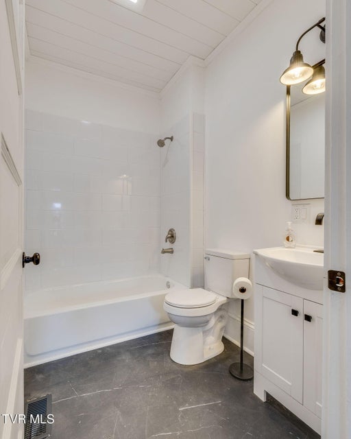 Photo #19: 610 Myrtle Avenue