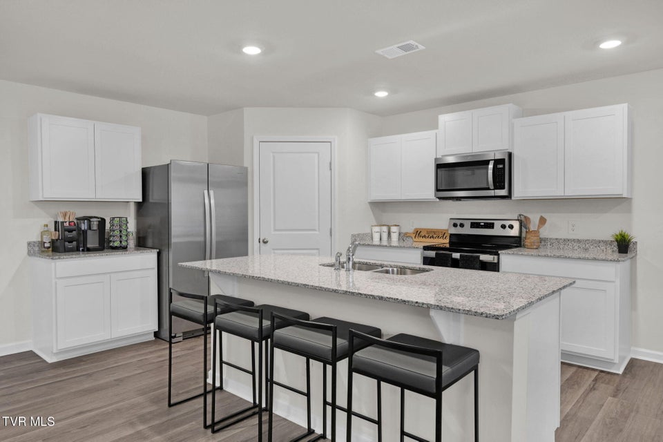 Photo #6: 698 Saint Andrews Drive 