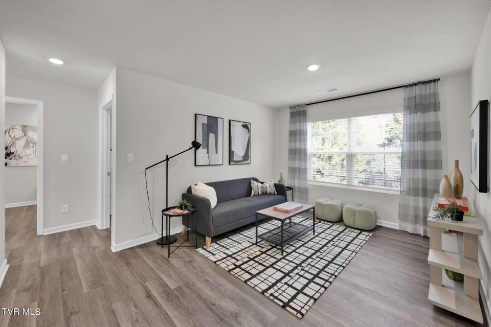 Photo #25: 699 Saint Andrews Drive 