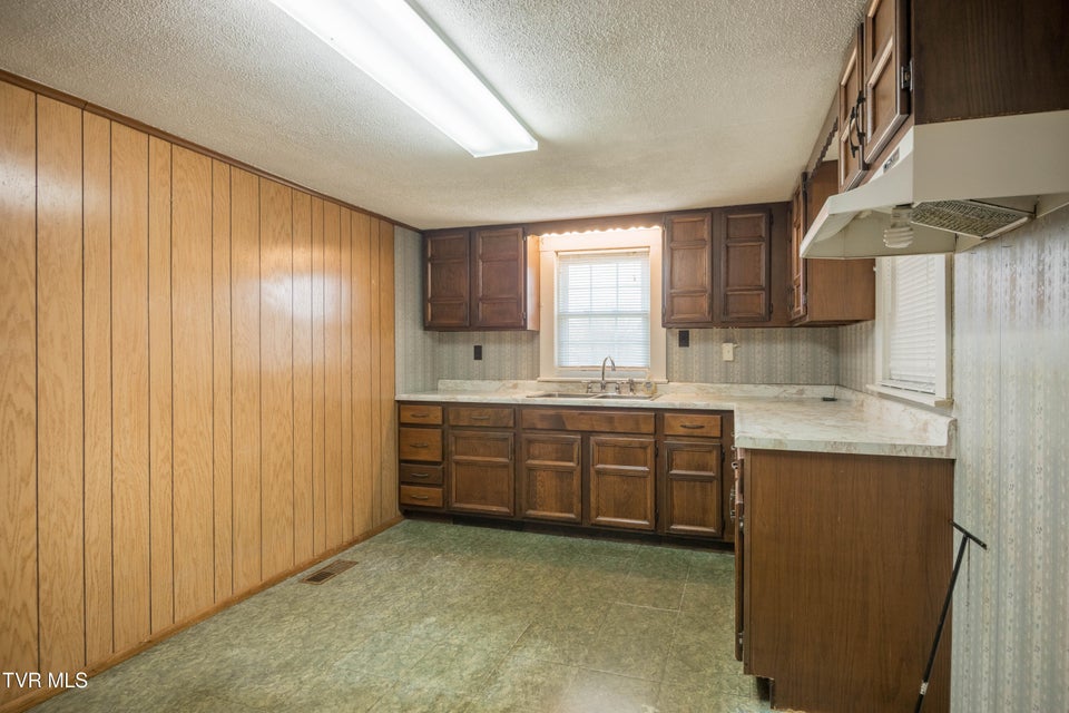 Photo #5: 200 Massengill Place