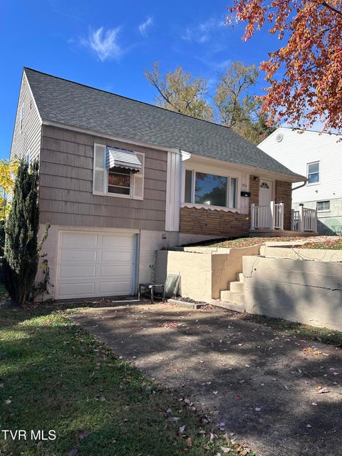 Photo #2: 526 Mount Ida Place