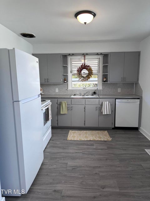 Photo #16: 526 Mount Ida Place