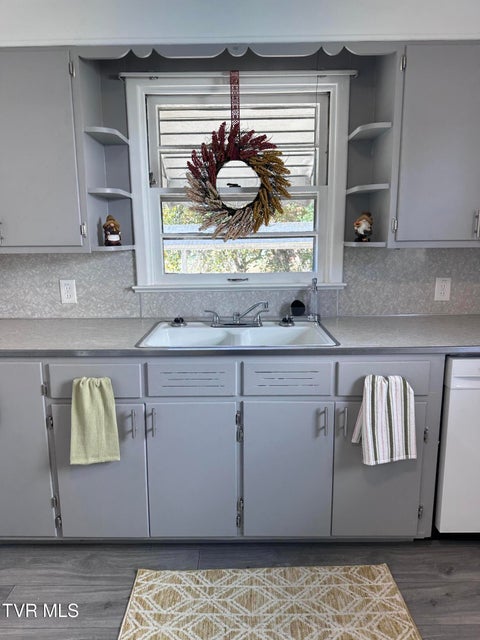 Photo #18: 526 Mount Ida Place