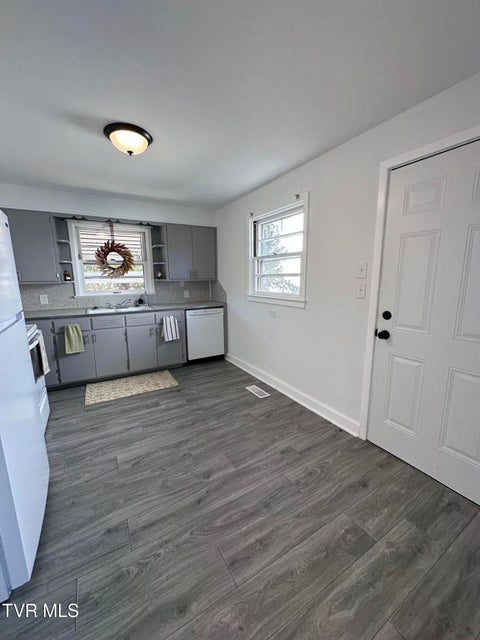 Photo #20: 526 Mount Ida Place