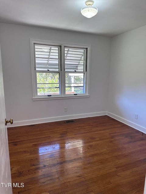 Photo #22: 526 Mount Ida Place