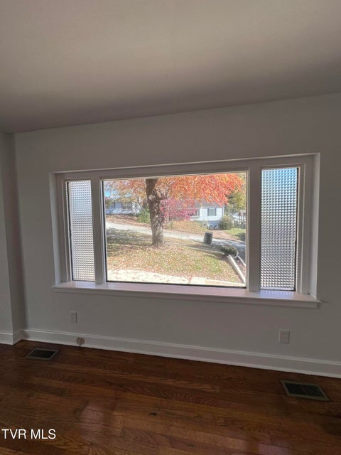 Photo #8: 526 Mount Ida Place