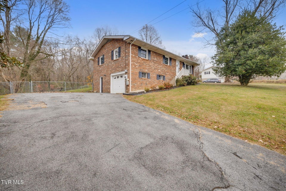 Photo #3: 237 Paramount Drive