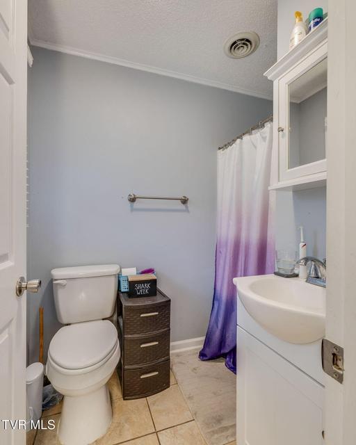 Photo #17: 237 Paramount Drive